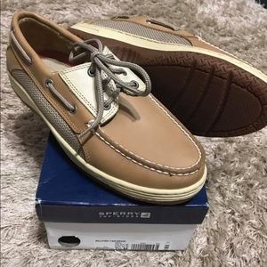 Sperry’s shoes brand new